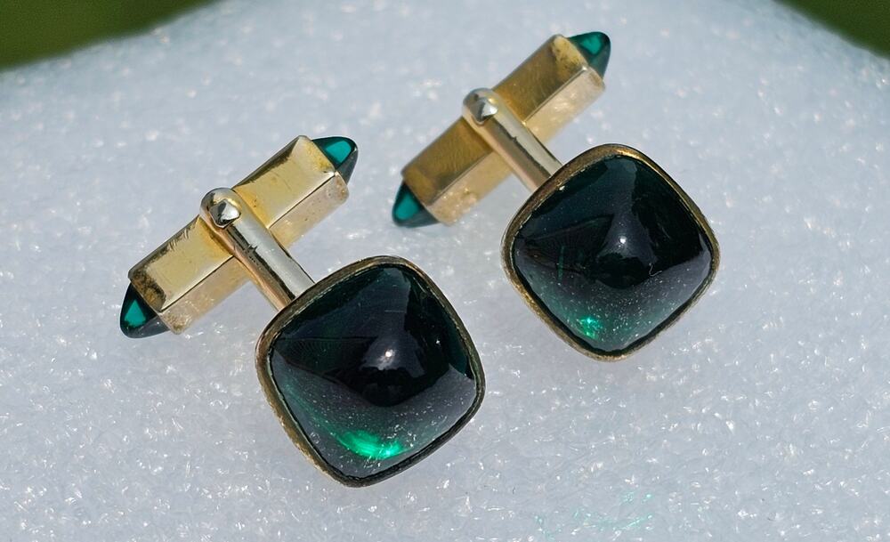 Vintage SWANK Gold Tone Deep Emerald Green Glass Cabochon Cufflinks Toggle MCM